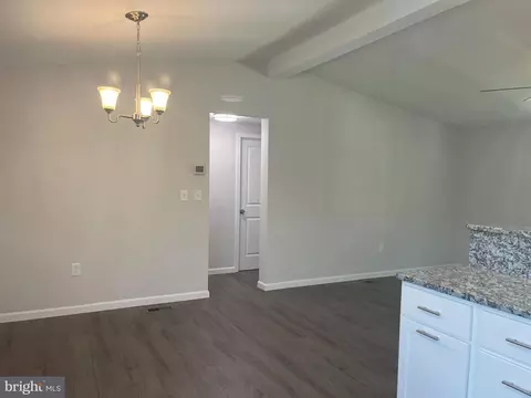 609 Tee Jay Ln, Dundalk, MD 21222 photo 4
