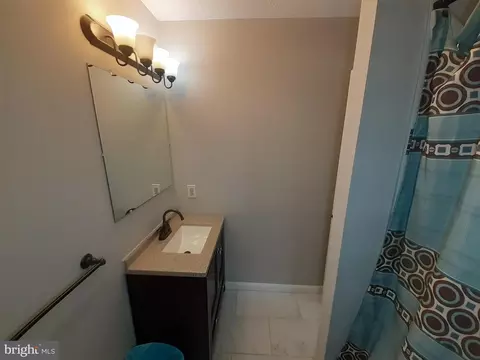 Bath - 2801 8th St, Sparrows Point, MD 21219 photo 2 of 4