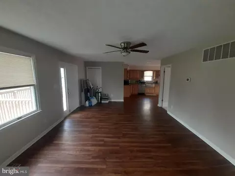 Entry Way - 2801 8th St, Sparrows Point, MD 21219 photo 2 of 4