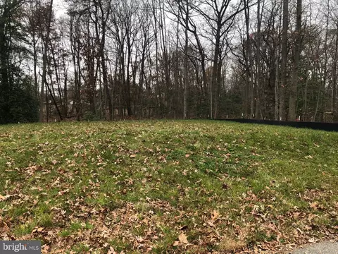 830 Cedar Ave, Essex, MD 21221