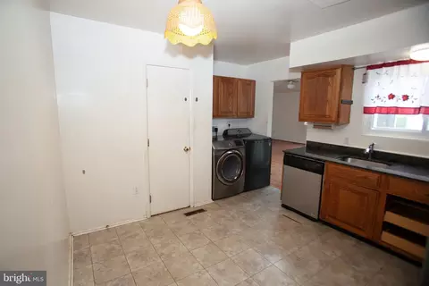 7208 Chamberlain Rd, Windsor Mill, MD 21244 photo 9
