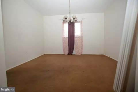 7208 Chamberlain Rd, Windsor Mill, MD 21244 photo 5