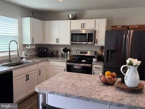 108 Shiningfield Ct, Middle River, MD 21220 photo 5