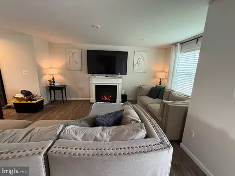 108 Shiningfield Ct, Middle River, MD 21220 photo 3
