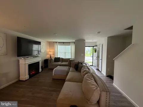 108 Shiningfield Ct, Middle River, MD 21220 photo 4