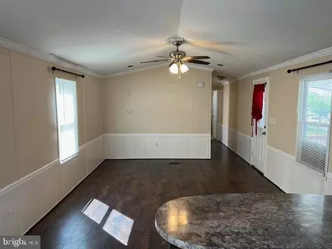 10025 Crane Ln, Middle River, MD 21220 photo 9