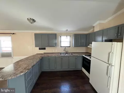 10025 Crane Ln, Middle River, MD 21220 photo 10