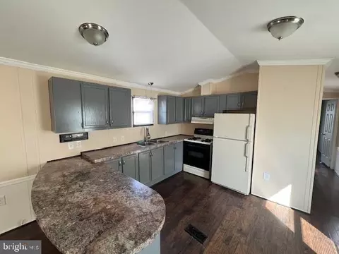 10025 Crane Ln, Middle River, MD 21220 photo 11