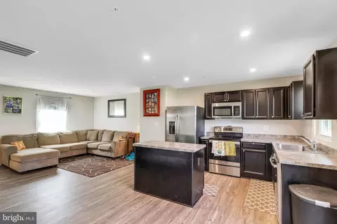 10005 Clairview Ln, Middle River, MD 21220 photo 10