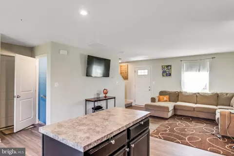 10005 Clairview Ln, Middle River, MD 21220 photo 6