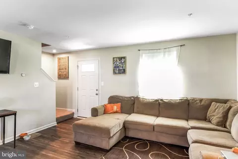 10005 Clairview Ln, Middle River, MD 21220 photo 5