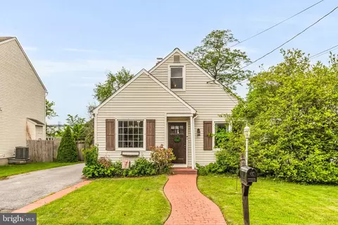 8712 Eddington Rd, Parkville, MD 21234