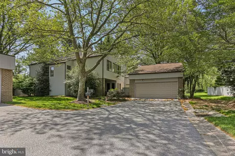 8 Regency #8, Pikesville, MD 21208