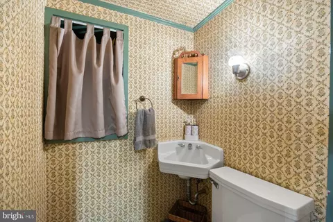 Bath - 13704 Bardon Rd, Phoenix, MD 21131 photo 1 of 4
