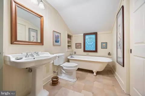 Bath - 13704 Bardon Rd, Phoenix, MD 21131 photo 4 of 4