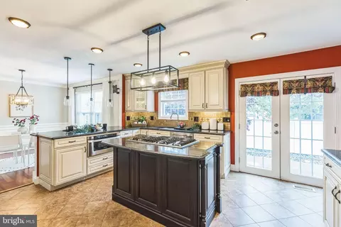 Kitchen - 3 Spinnaker Reef, Middle River, MD 21220 photo 2 of 4