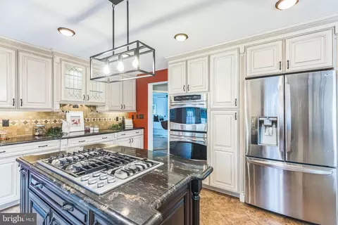 Kitchen - 3 Spinnaker Reef, Middle River, MD 21220 photo 4 of 4