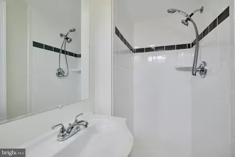 Bath - 2208 Searles Rd, Dundalk, MD 21222 photo 4 of 4