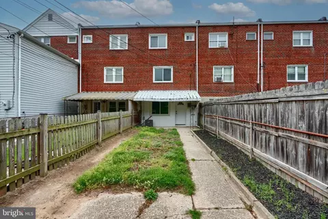 Exterior - 2208 Searles Rd, Dundalk, MD 21222 photo 5 of 5