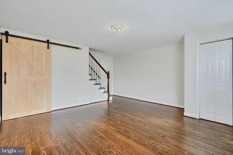 Living - 2208 Searles Rd, Dundalk, MD 21222 photo 2 of 3