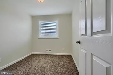 Bedroom - 2208 Searles Rd, Dundalk, MD 21222 photo 4 of 5