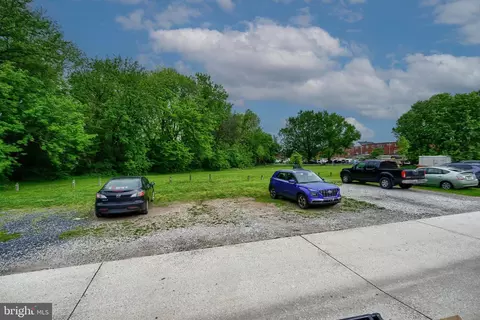 Exterior - 2208 Searles Rd, Dundalk, MD 21222 photo 3 of 5