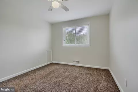 Bedroom - 2208 Searles Rd, Dundalk, MD 21222 photo 2 of 5
