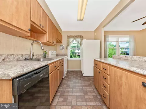 8 Congaree Ct, Nottingham, MD 21236 photo 17