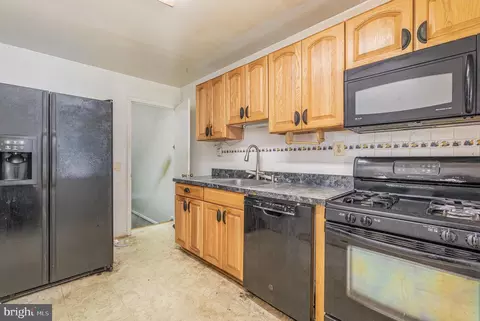 2137 Cockspur Rd, Middle River, MD 21220 photo 9