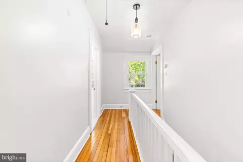 Entry Way - 822 E Joppa Rd, Towson, MD 21286 photo 4 of 6