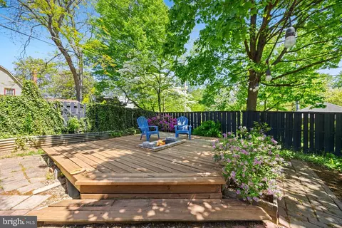 Exterior - 822 E Joppa Rd, Towson, MD 21286 photo 3 of 10