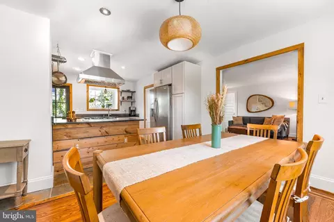 Dining - 822 E Joppa Rd, Towson, MD 21286 photo 2 of 2