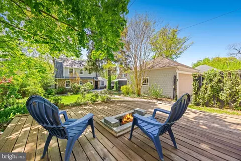 Exterior - 822 E Joppa Rd, Towson, MD 21286 photo 4 of 10