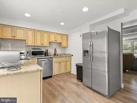 6 Tottenham Ct, Parkville, MD 21234