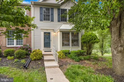 2 Cedarcone Ct, Nottingham, MD 21236 photo 4