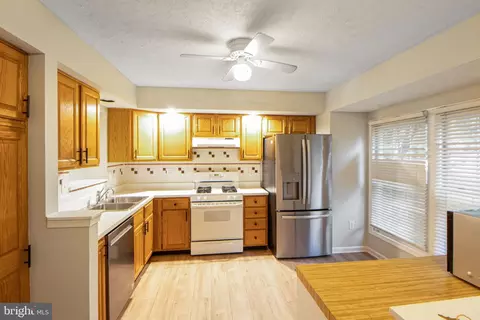 2 Cedarcone Ct, Nottingham, MD 21236 photo 7