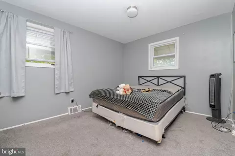 Bedroom - 5513 Daybreak Ter, Baltimore, MD 21206 photo 8 of 10