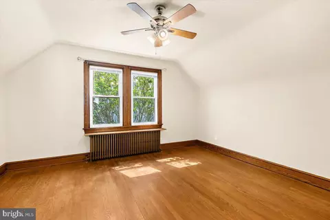 Bedroom - 1209 Maiden Choice Ln, Baltimore, MD 21229 photo 7 of 9