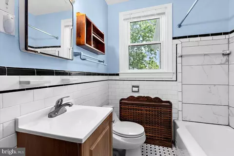 Bath - 1209 Maiden Choice Ln, Baltimore, MD 21229 photo 1 of 3