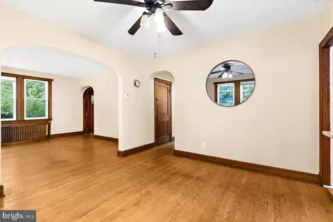 Living - 1209 Maiden Choice Ln, Baltimore, MD 21229 photo 6 of 6