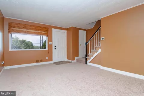 Living - 7813 E Baltimore St, Baltimore, MD 21224 photo 2 of 8
