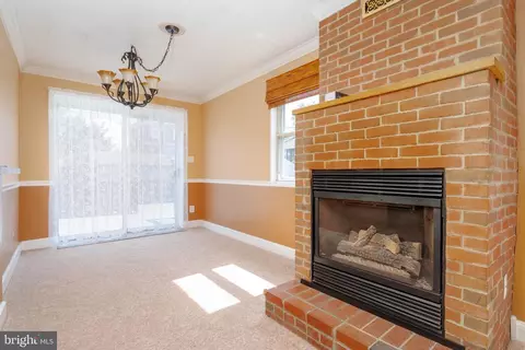 Living - 7813 E Baltimore St, Baltimore, MD 21224 photo 6 of 8
