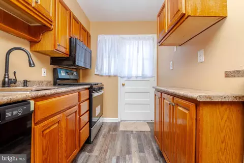 Entry Way - 7813 E Baltimore St, Baltimore, MD 21224 photo 1 of 4