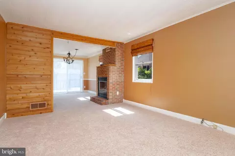 Living - 7813 E Baltimore St, Baltimore, MD 21224 photo 5 of 8
