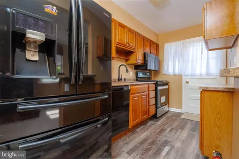 Entry Way - 7813 E Baltimore St, Baltimore, MD 21224 photo 2 of 4