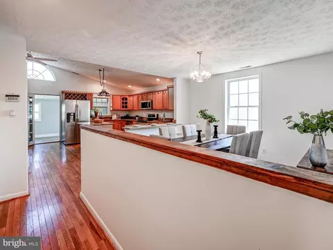 Entry Way - 7306 Waldman Ave, Sparrows Point, MD 21219 photo 2 of 4