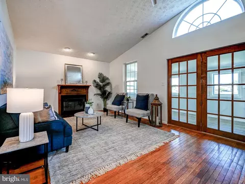 Living - 7306 Waldman Ave, Sparrows Point, MD 21219 photo 3 of 3