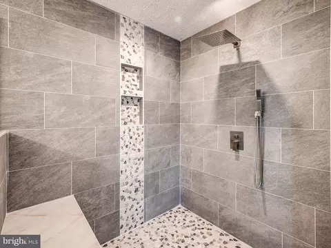 Bath - 7306 Waldman Ave, Sparrows Point, MD 21219 photo 2 of 4