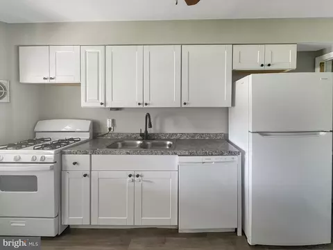 Kitchen - 406 Overview Ave, Baltimore, MD 21224 photo 1 of 1
