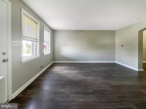 Living - 406 Overview Ave, Baltimore, MD 21224 photo 3 of 5